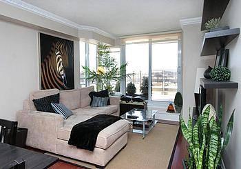 805 - 4090 Living Arts Dr, Condo with 2 bedrooms, 2 bathrooms and 1 parking in Mississauga ON | Image 3