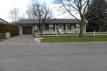 1323 Fundy Crt, House detached with 3 bedrooms, 2 bathrooms and 2 parking in Oshawa ON | Image 1