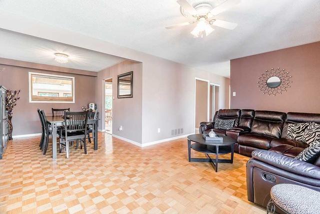 14 Tecumseth Cres, House detached with 3 bedrooms, 2 bathrooms and 8 parking in Bradford West Gwillimbury ON | Image 2