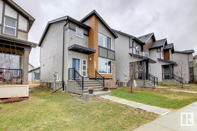3718 8 Av Sw, House detached with 4 bedrooms, 3 bathrooms and null parking in Edmonton AB | Image 2