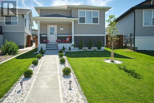 306 Skeena Crescent W, House detached with 2 bedrooms, 2 bathrooms and 3 parking in Lethbridge AB | Image 1