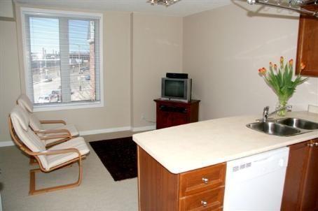 th 333 - 26 Douro St, Townhouse with 2 bedrooms, 2 bathrooms and 1 parking in Toronto ON | Image 5