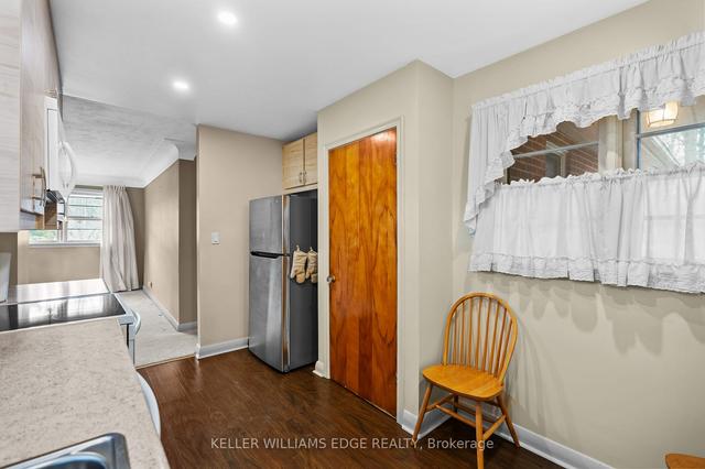 52 Kemp Dr, House detached with 3 bedrooms, 1 bathrooms and 4 parking in Hamilton ON | Image 6