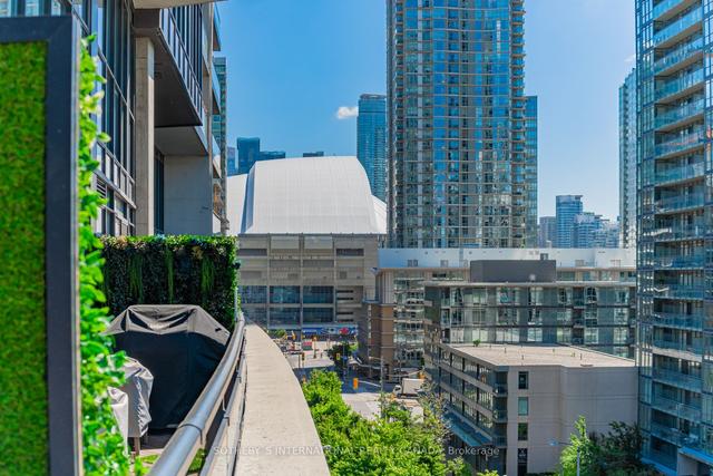836 - 8 Telegram Mews, Condo with 2 bedrooms, 3 bathrooms and 2 parking in Toronto ON | Image 4