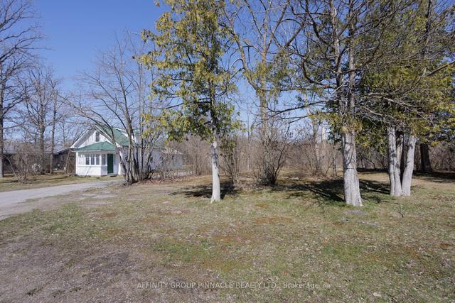 49 Prince St W, House detached with 2 bedrooms, 1 bathrooms and 5 parking in Kawartha Lakes ON | Image 28