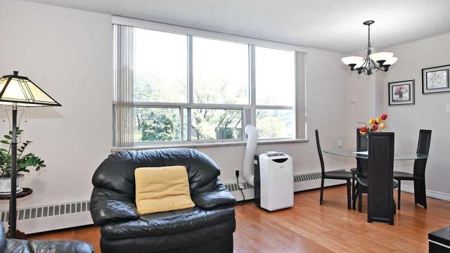 303 - 5 Parkway Forest Dr, Condo with 2 bedrooms, 1 bathrooms and 1 parking in Toronto ON | Image 2