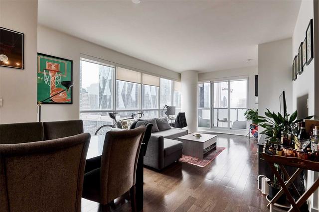1802 - 1 The Esplanade Dr, Condo with 2 bedrooms, 2 bathrooms and 1 parking in Toronto ON | Image 18