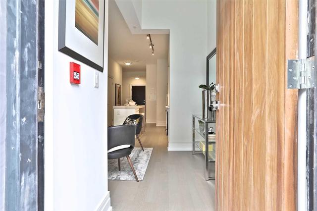 106 - 90 Niagara St, Townhouse with 2 bedrooms, 2 bathrooms and null parking in Toronto ON | Image 3