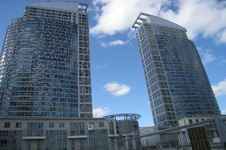 3215 - 38 Lee Centre Dr, Condo with 1 bedrooms, 1 bathrooms and 1 parking in Toronto ON | Image 1
