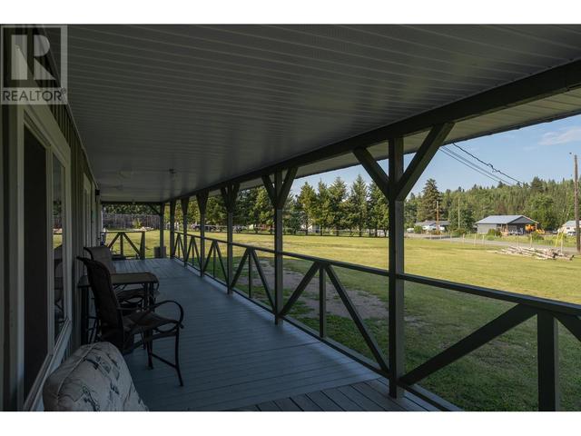 5504 Kennedy Road, House detached with 4 bedrooms, 3 bathrooms and null parking in Cariboo H BC | Image 22