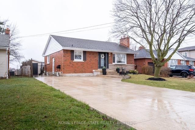 247 Mcneilly Rd, House detached with 3 bedrooms, 2 bathrooms and 5 parking in Hamilton ON | Image 25