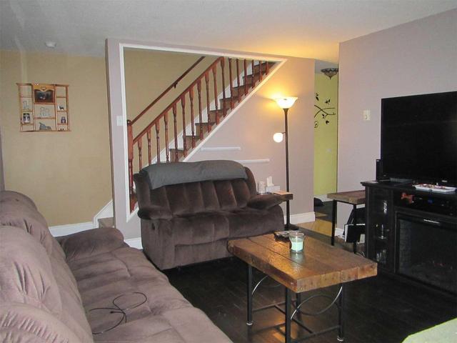 Unit 58 - 120 Nonquon Rd, Townhouse with 3 bedrooms, 2 bathrooms and 1 parking in Oshawa ON | Image 4