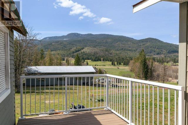 5800 97b Highway, House detached with 3 bedrooms, 2 bathrooms and 99 parking in Columbia Shuswap D BC | Image 22