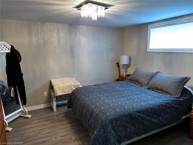 Basement bedroom | Image 32