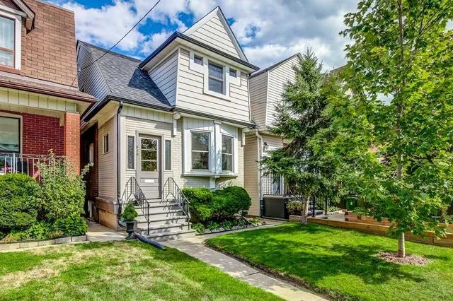 879 Lansdowne Ave, House detached with 3 bedrooms, 2 bathrooms and 1 parking in Toronto ON | Image 1