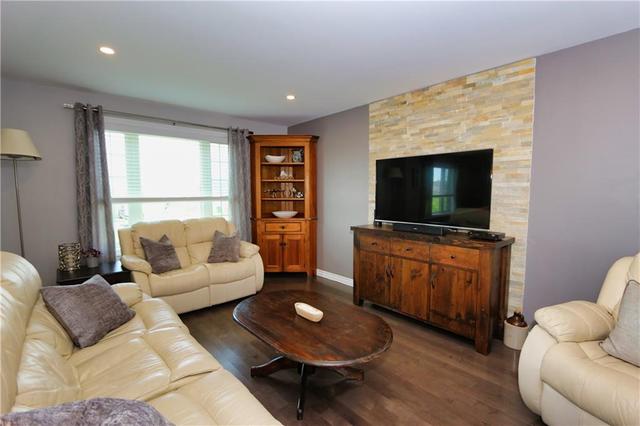 28 Boulder Creek Trail, House detached with 5 bedrooms, 3 bathrooms and 6 parking in Petawawa ON | Image 10