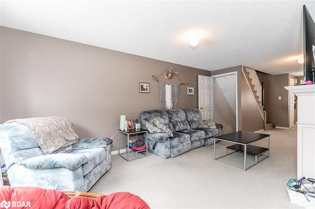 386 Dunsmore Lane, House attached with 3 bedrooms, 1 bathrooms and 3 parking in Barrie ON | Image 13