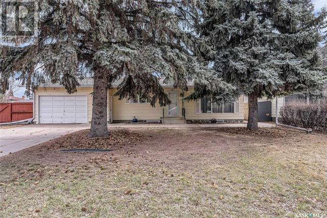 417 Preston Avenue S, House detached with 6 bedrooms, 3 bathrooms and null parking in Saskatoon SK | Image 1