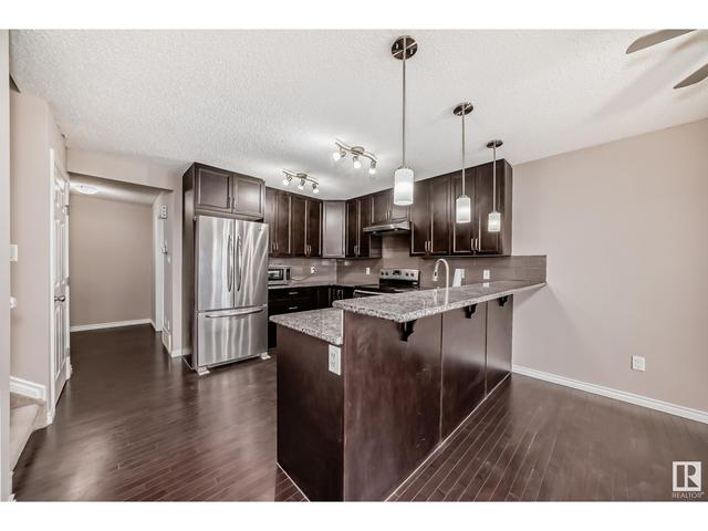 1794 28 Street Nw Nw, House semidetached with 4 bedrooms, 3 bathrooms and null parking in Edmonton AB | Image 3
