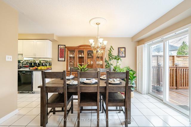 71 Tianalee Cres, House attached with 3 bedrooms, 4 bathrooms and 3 parking in Brampton ON | Image 5