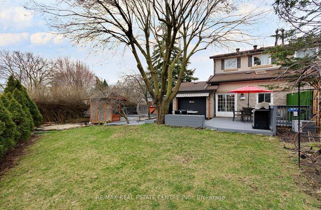 6935 Cherbourg Gdns, House semidetached with 3 bedrooms, 3 bathrooms and 7 parking in Mississauga ON | Image 24