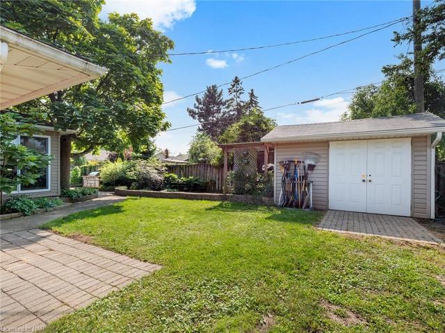 17 Clearview Heights, House detached with 2 bedrooms, 2 bathrooms and 5 parking in St. Catharines ON | Image 16