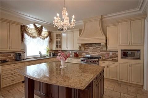 2494 Meadowridge Dr, House detached with 5 bedrooms, 5 bathrooms and 5 parking in Oakville ON | Image 12