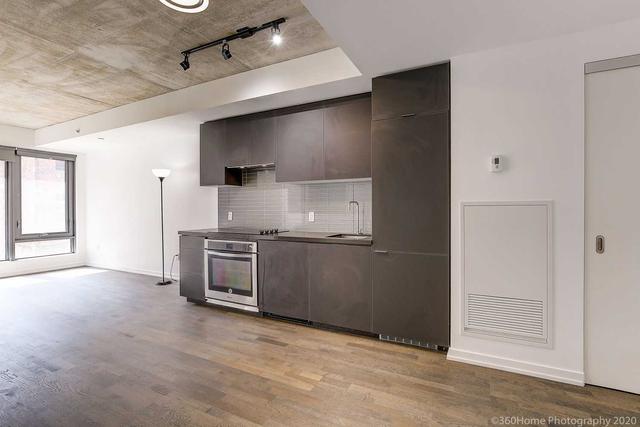 214 - 60 Colborne St, Condo with 2 bedrooms, 1 bathrooms and 0 parking in Toronto ON | Image 2