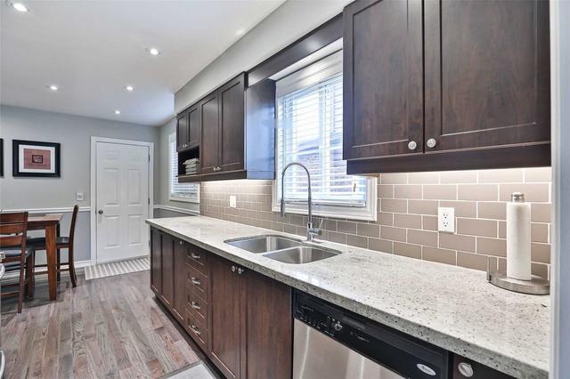 10 Grandhall Crt, House detached with 3 bedrooms, 3 bathrooms and 4 parking in Toronto ON | Image 37