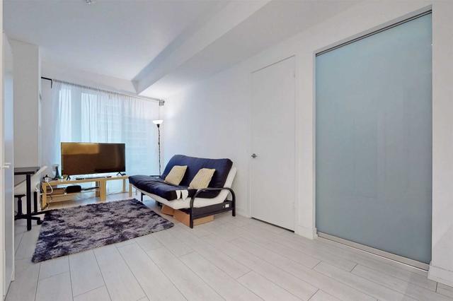 2212 - 5 Buttermill Ave, Condo with 1 bedrooms, 1 bathrooms and 0 parking in Vaughan ON | Image 4
