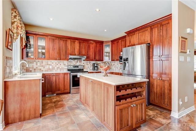 37 Quarry Ridge Drive, House detached with 5 bedrooms, 5 bathrooms and 9 parking in Ottawa ON | Image 12