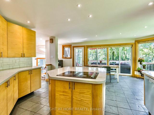 774 Old Dundas Rd, House detached with 5 bedrooms, 5 bathrooms and 14 parking in Hamilton ON | Image 3