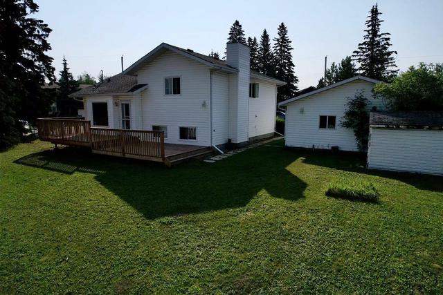 14 Sandy Drive, House detached with 5 bedrooms, 2 bathrooms and 4 parking in Whitecourt AB | Image 3