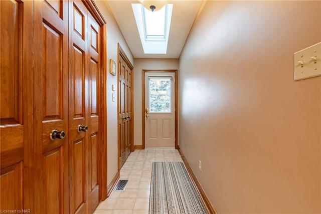1672 Seventh Street, House detached with 5 bedrooms, 4 bathrooms and null parking in St. Catharines ON | Image 7