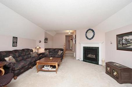 2912 Cape Hill Cres, House detached with 3 bedrooms, 3 bathrooms and 2 parking in Mississauga ON | Image 6