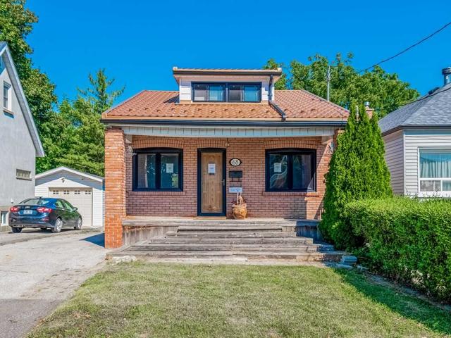 68 Robert St, House detached with 2 bedrooms, 1 bathrooms and 3 parking in Toronto ON | Card Image