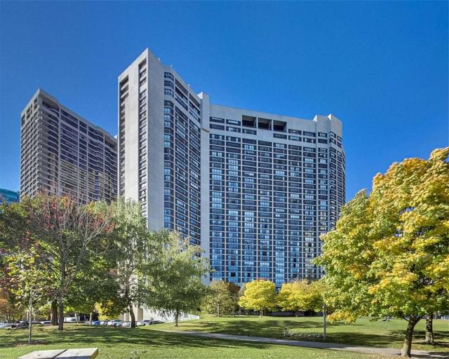 2417 - 33 Harbour Sq, Condo with 0 bedrooms, 1 bathrooms and 1 parking in Toronto ON | Image 12