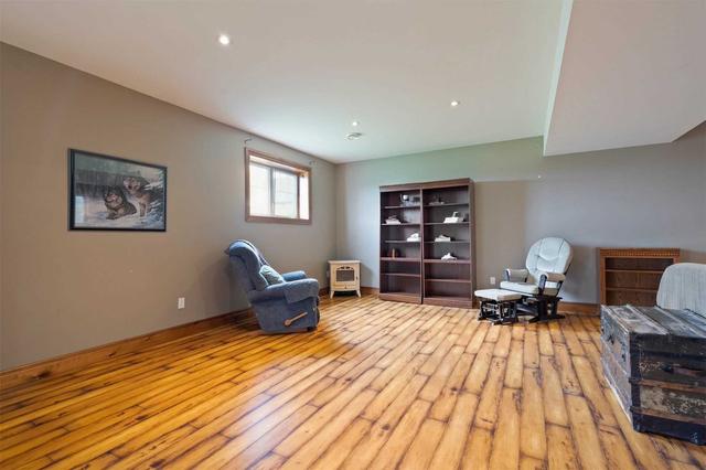 307391 Centre Line A Line, House detached with 3 bedrooms, 3 bathrooms and 5 parking in Grey Highlands ON | Image 14