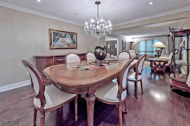 8 Atwood Crt, House detached with 4 bedrooms, 4 bathrooms and 6 parking in Markham ON | Image 2