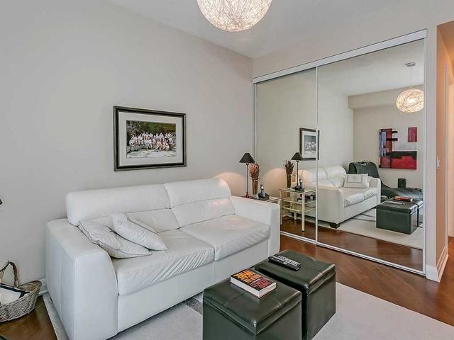 1202 - 1055 Southdown Rd, Condo with 2 bedrooms, 2 bathrooms and 1 parking in Mississauga ON | Image 19