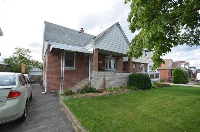 166 Bell Ave, House detached with 4 bedrooms, 2 bathrooms and 5 parking in Hamilton ON | Image 12