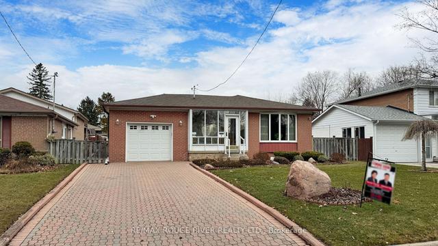 6 Lisburn Cres, House detached with 3 bedrooms, 2 bathrooms and 5 parking in Toronto ON | Image 12
