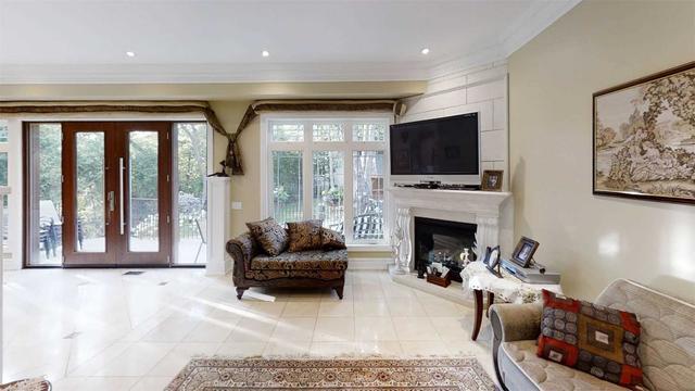 43 Hughson Dr, House detached with 4 bedrooms, 5 bathrooms and 17 parking in Markham ON | Image 2