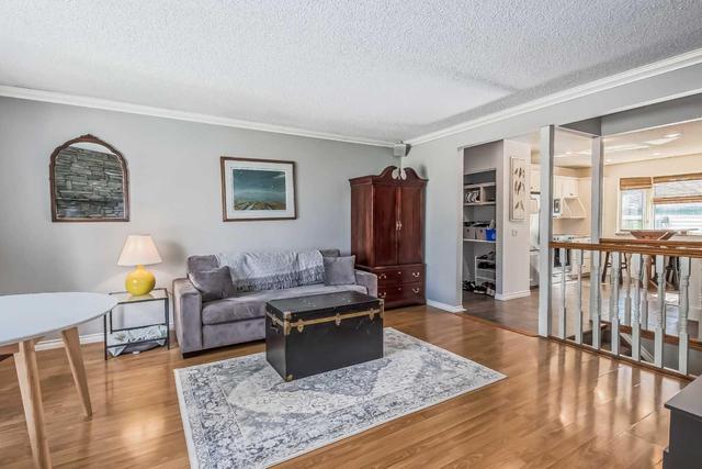 8011 Huntington Street Ne, House detached with 4 bedrooms, 2 bathrooms and 2 parking in Calgary AB | Image 6