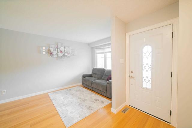 2413 Paula Crt, House detached with 3 bedrooms, 2 bathrooms and 4 parking in Burlington ON | Image 33
