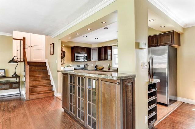 656 Trafford Cres, House detached with 2 bedrooms, 3 bathrooms and 6 parking in Oakville ON | Image 7