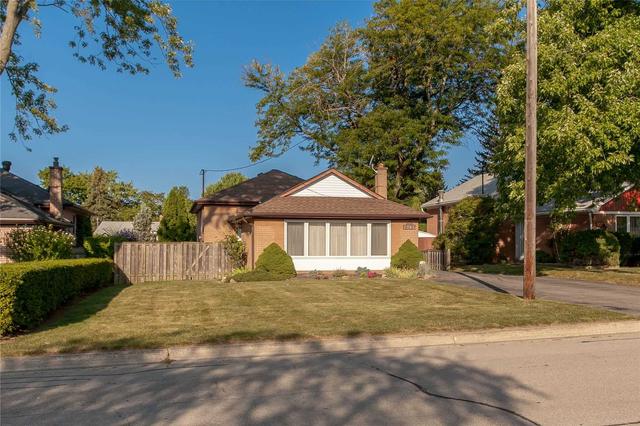 1262 De Quincy Cres, House detached with 3 bedrooms, 2 bathrooms and 3 parking in Burlington ON | Image 12
