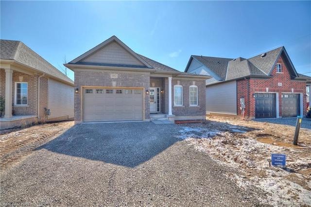 392 Hummel Crescent, House detached with 3 bedrooms, 1 bathrooms and 3 parking in Fort Erie ON | Image 1