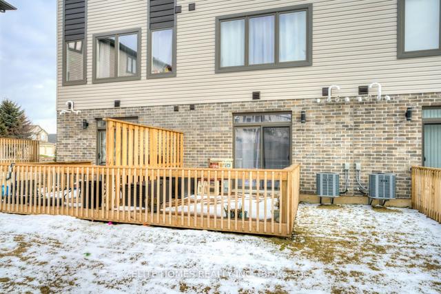 2084 Meadowgate Blvd, Townhouse with 3 bedrooms, 4 bathrooms and -2 parking in London ON | Image 15