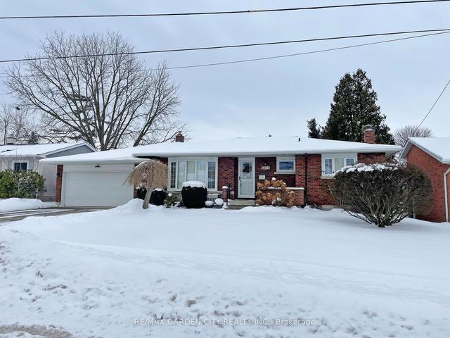 6410 Sherwood Rd, House detached with 3 bedrooms, 2 bathrooms and 6 parking in Niagara Falls ON | Image 1